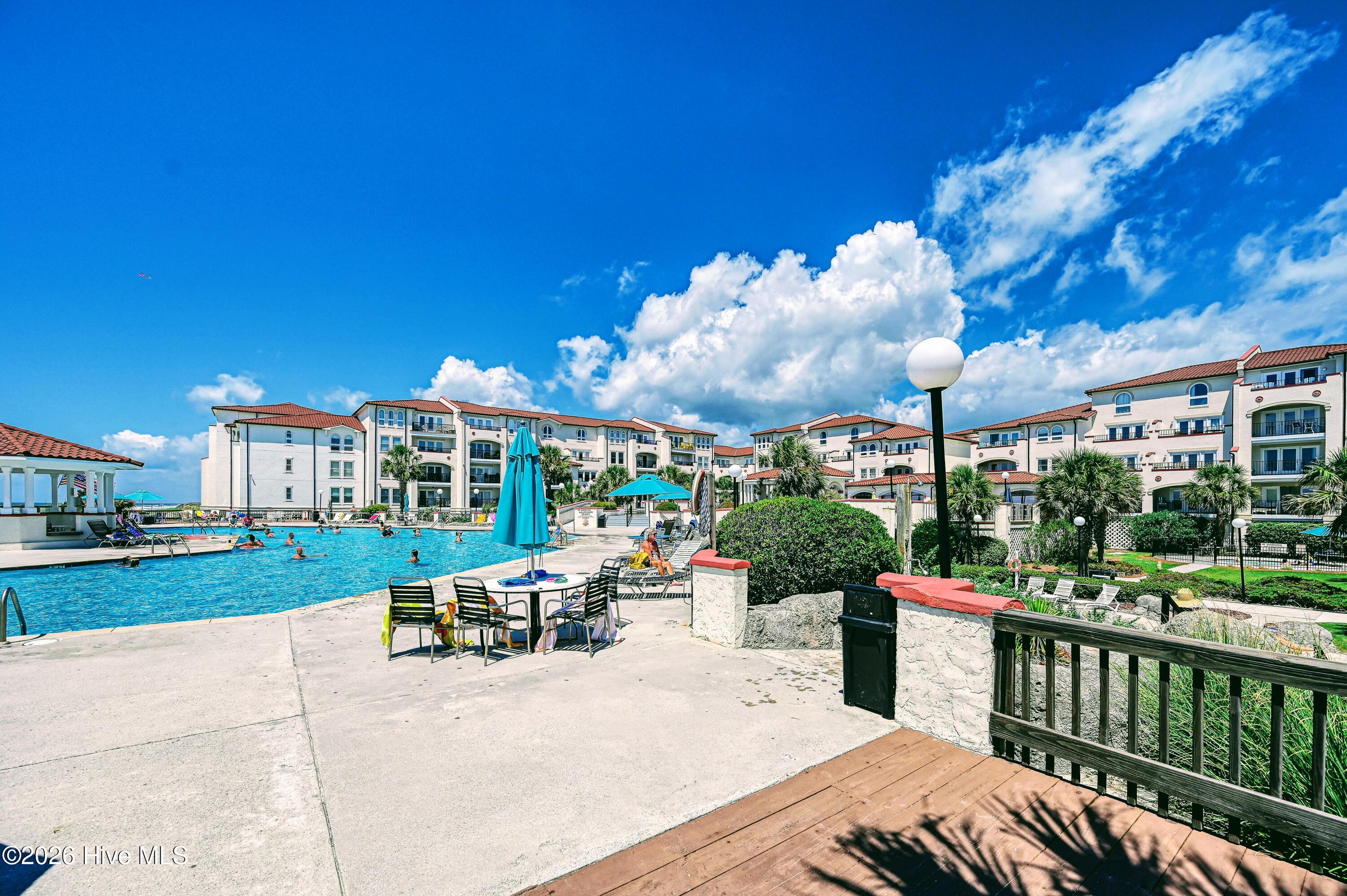 100568256 | Photo 15