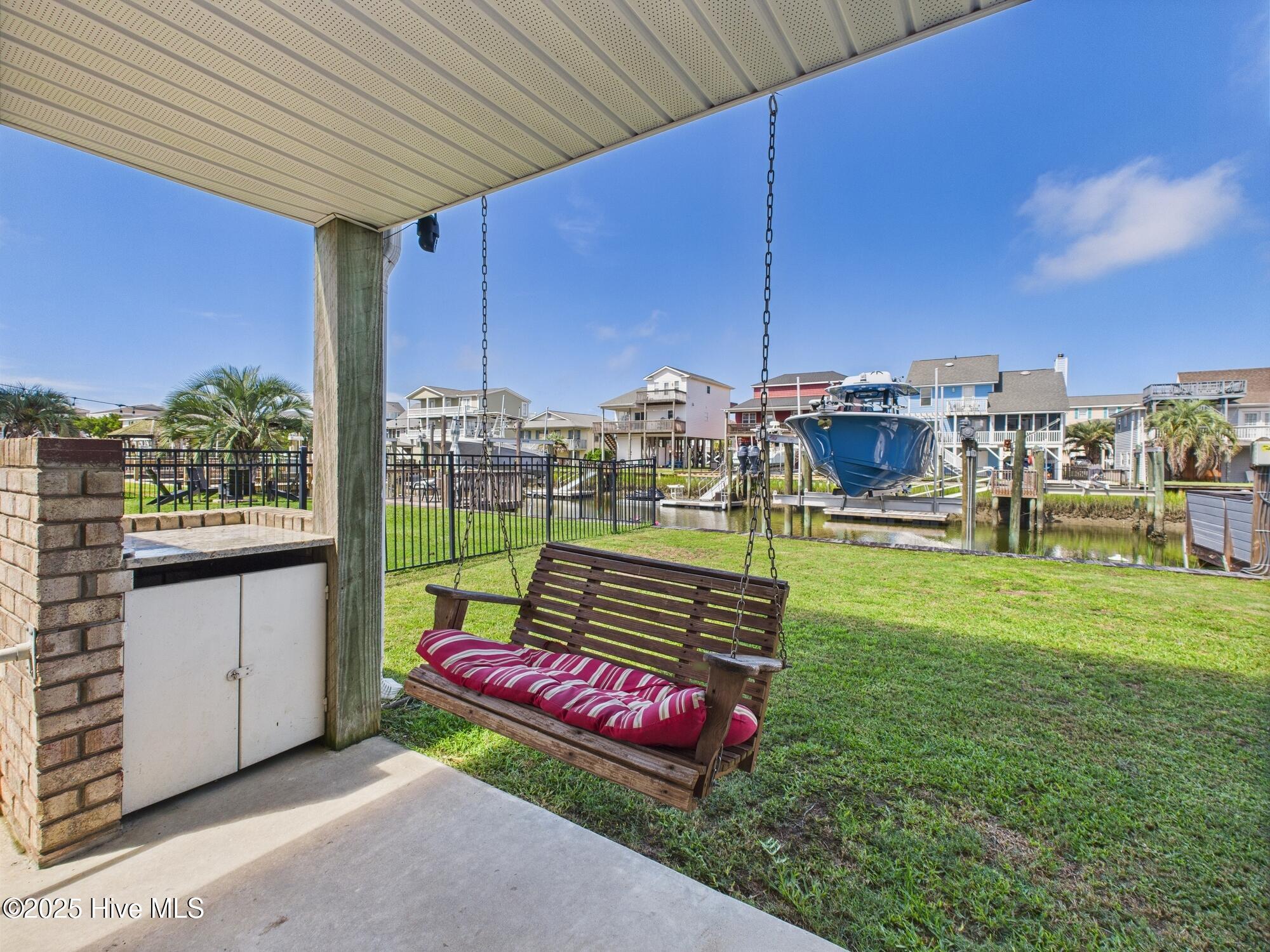 100558213 | Photo 24