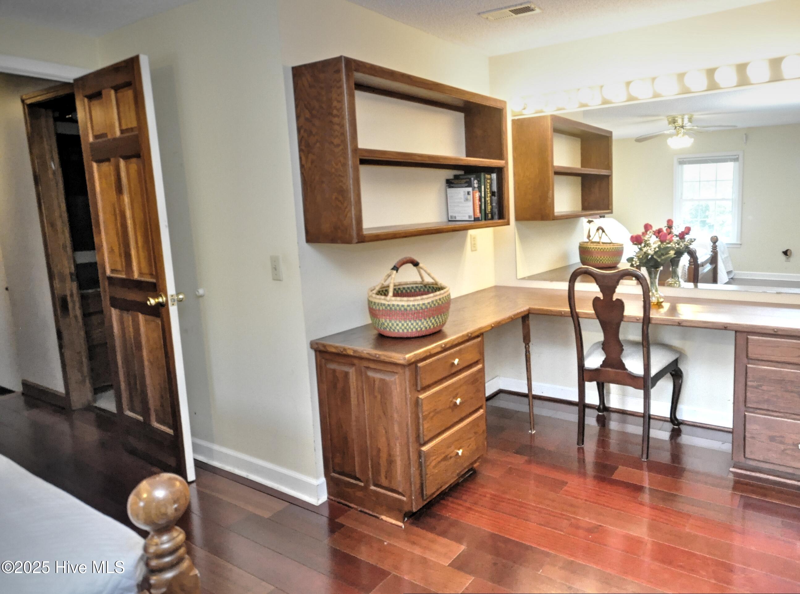 100546216 | Photo 45