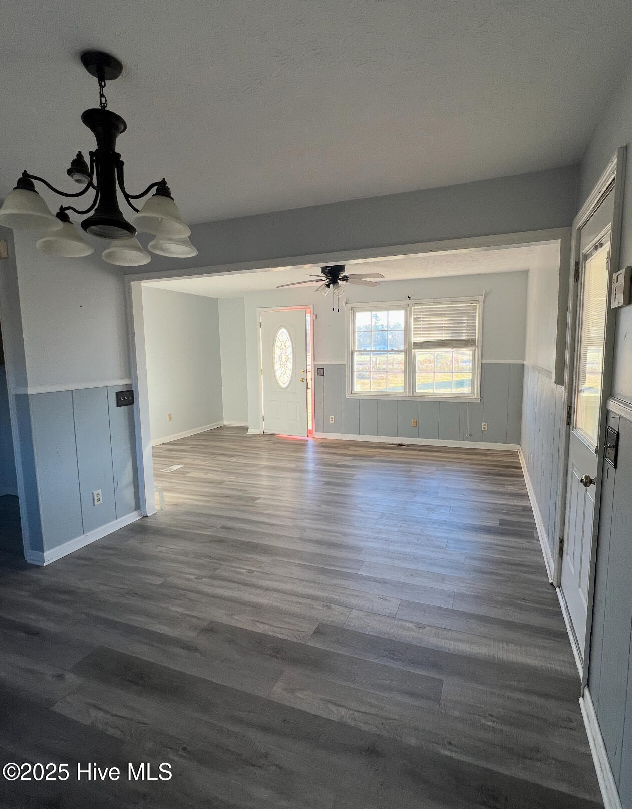 100545246 | Photo 10