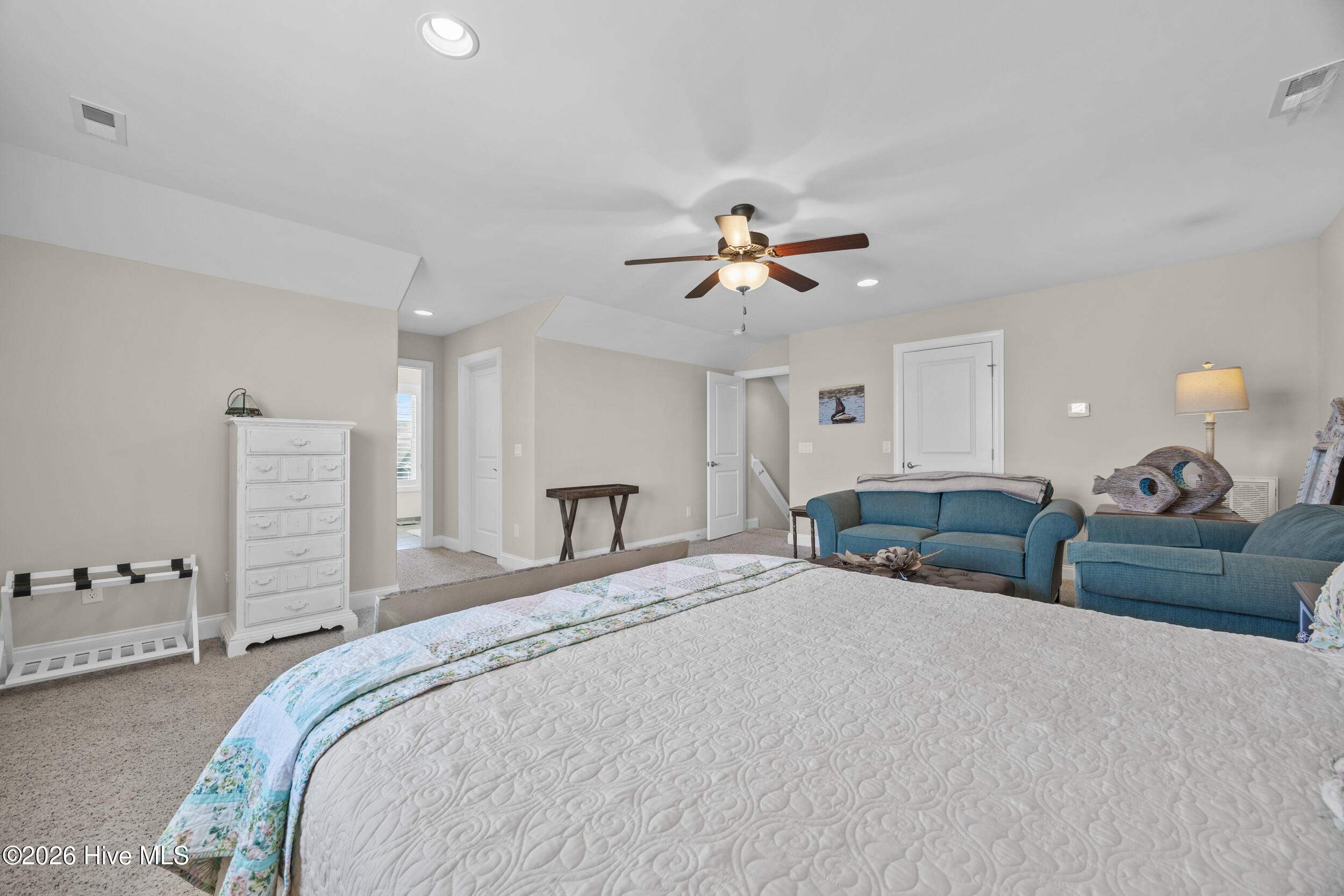 100566024 | Photo 34