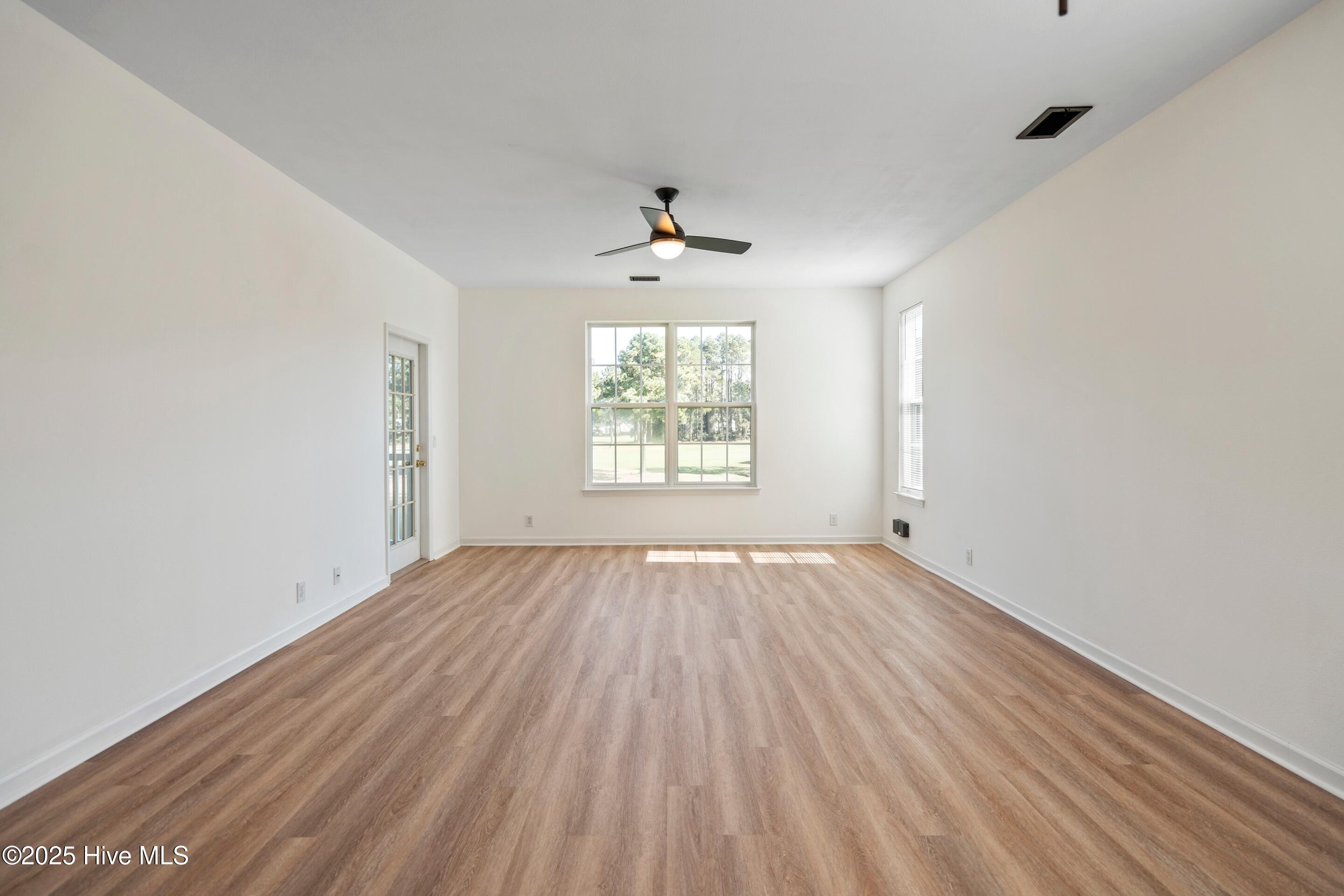 100551288 | Photo 26