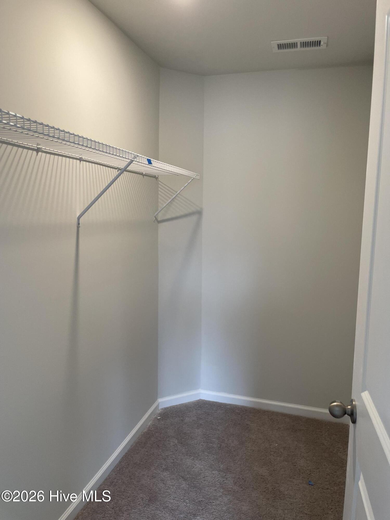 100548569 | Photo 18