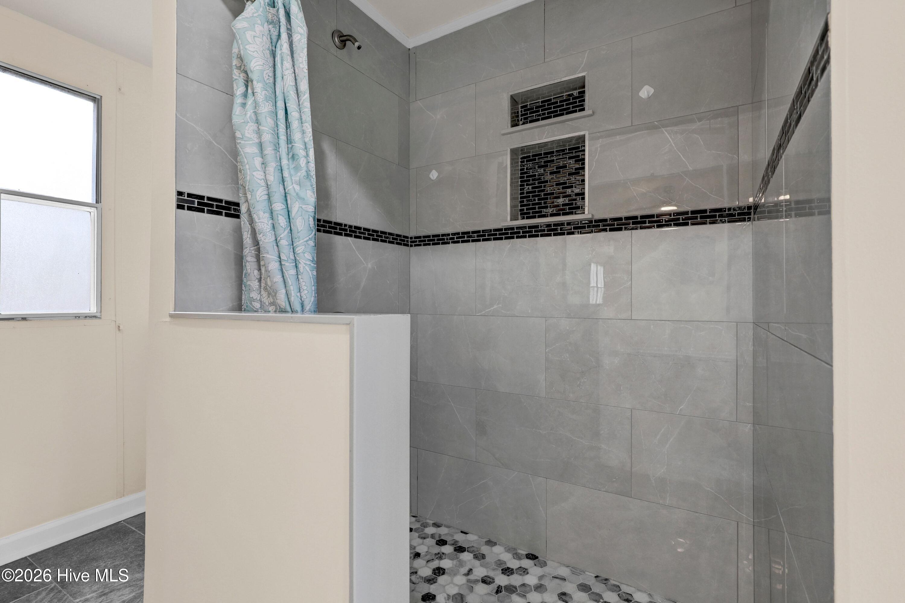 100557223 | Photo 25