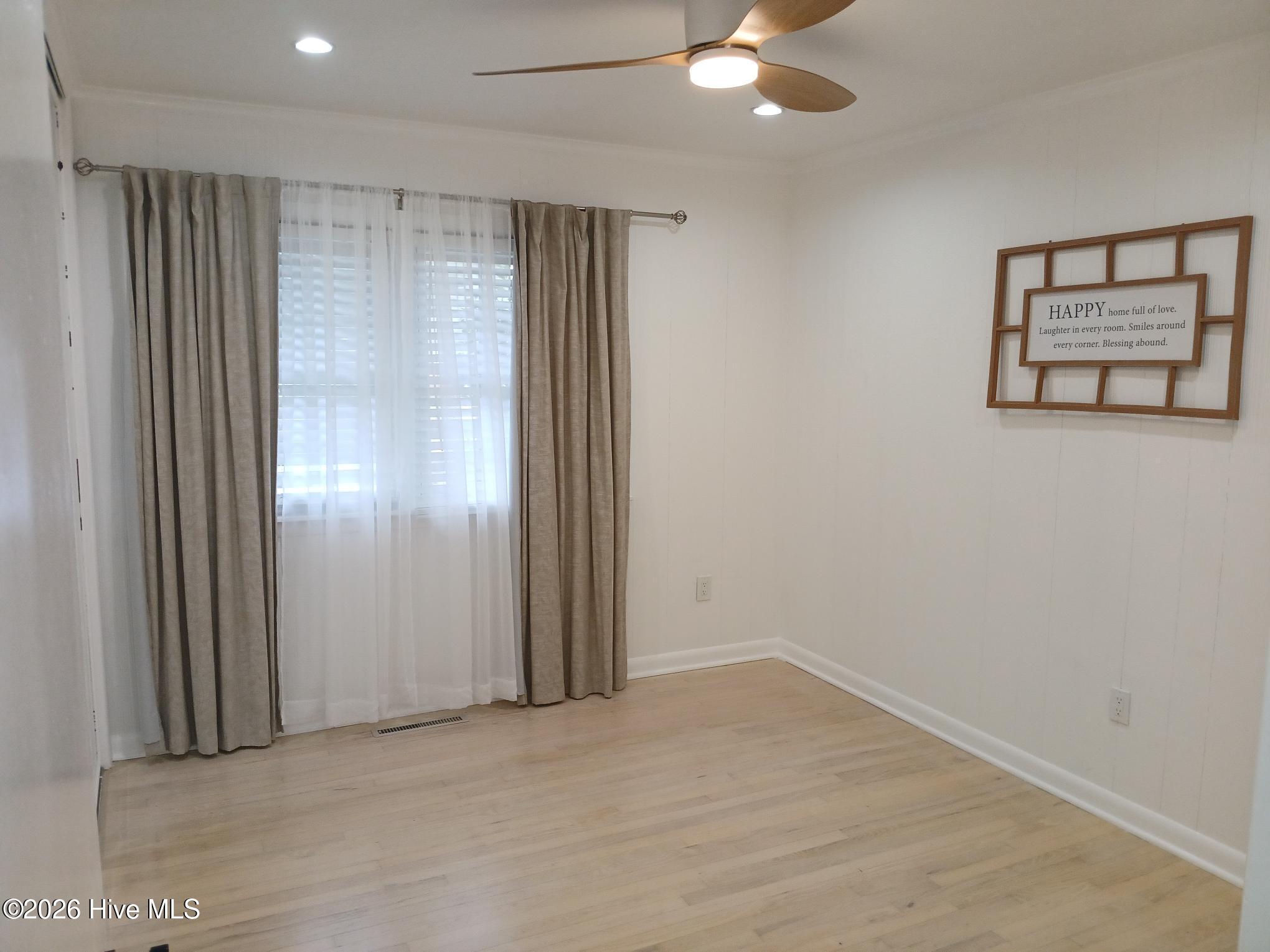 100548250 | Photo 11