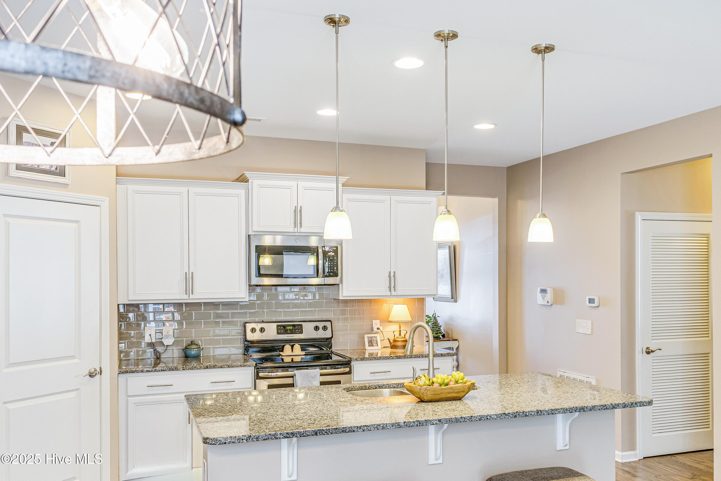 100547068 | Photo 20