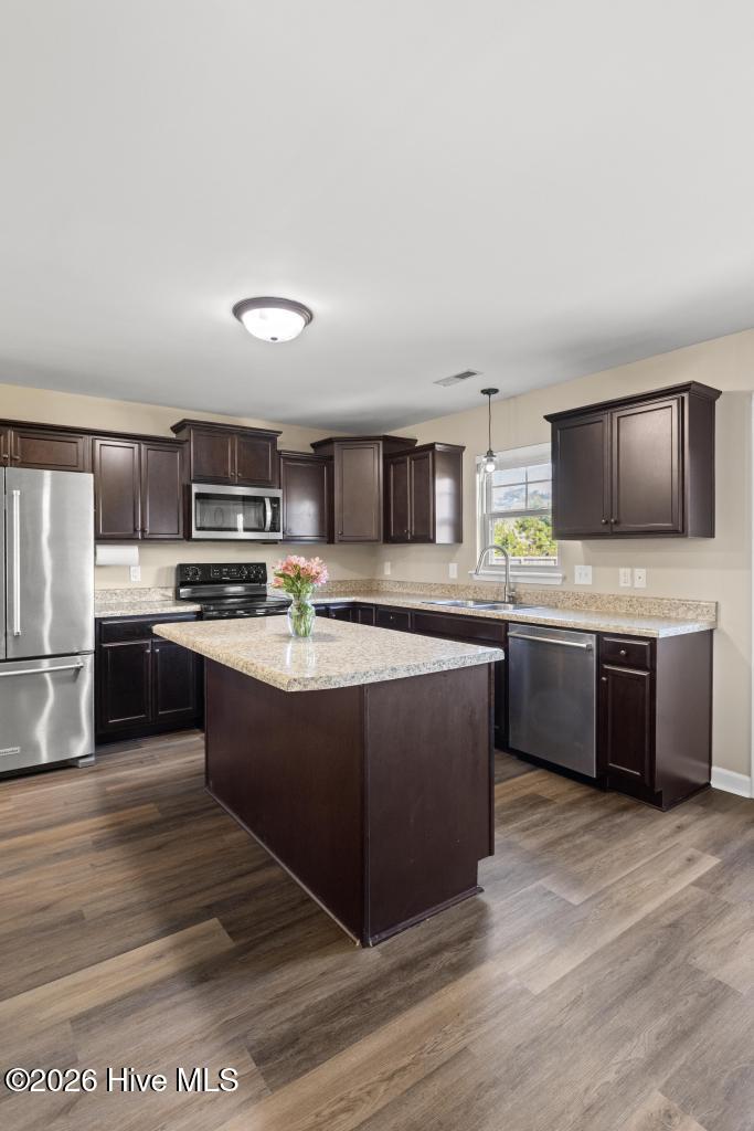 100561745 | Photo 10