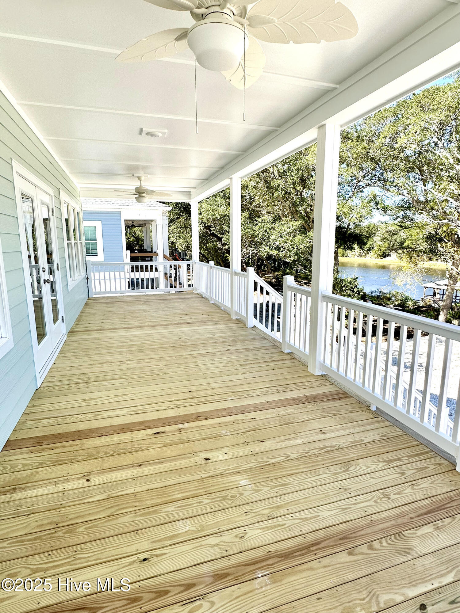 100537365 | Photo 65