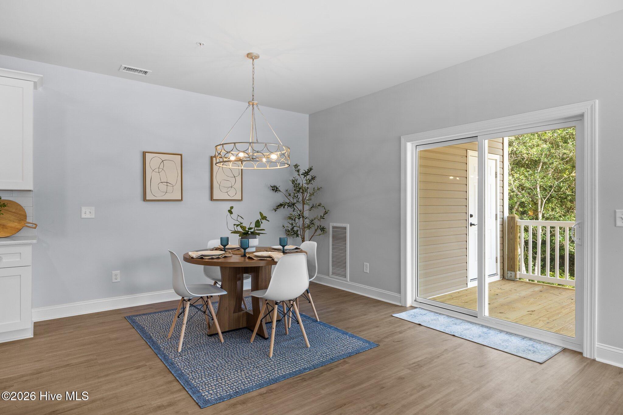 100564652 | Photo 12