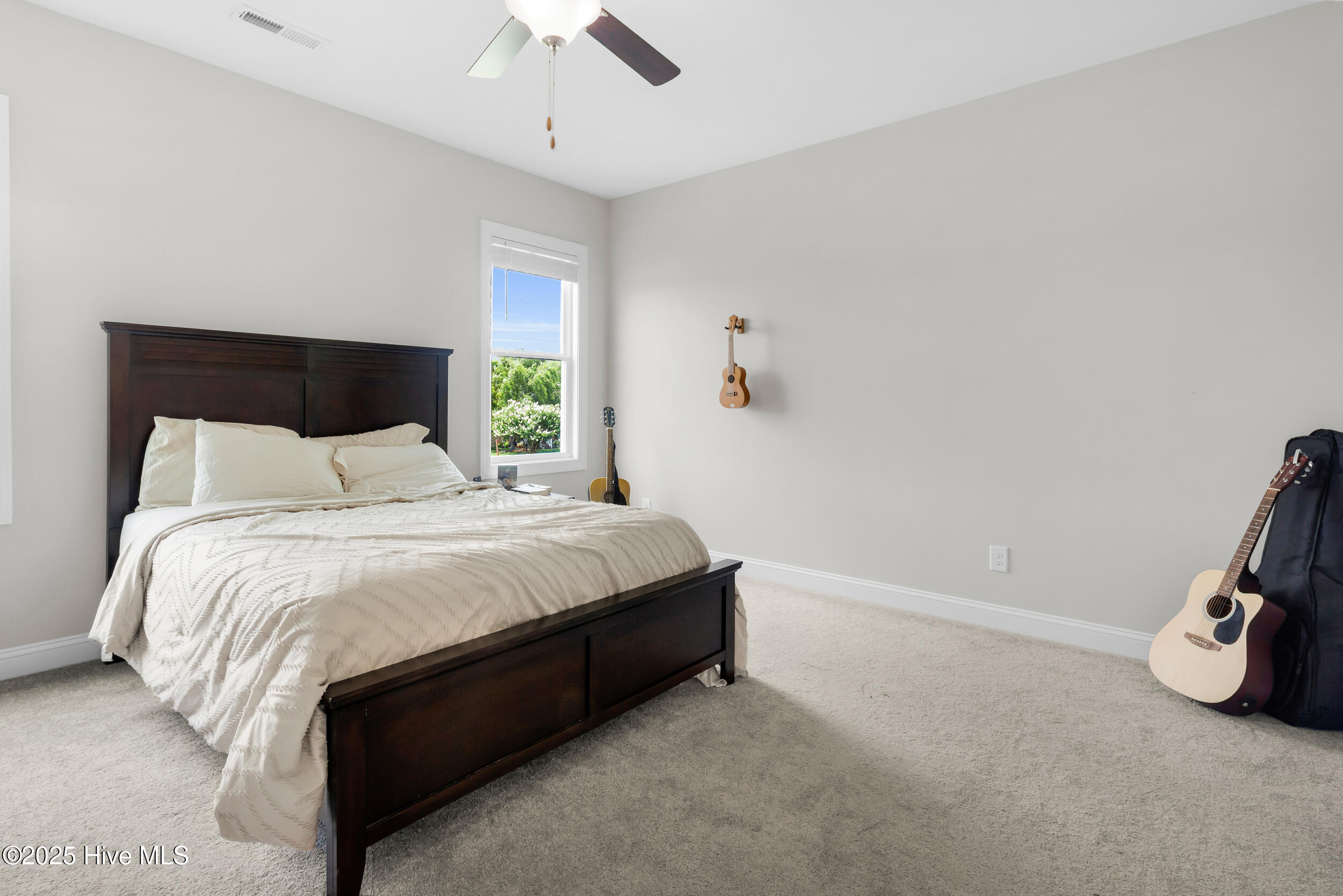 100546887 | Photo 19