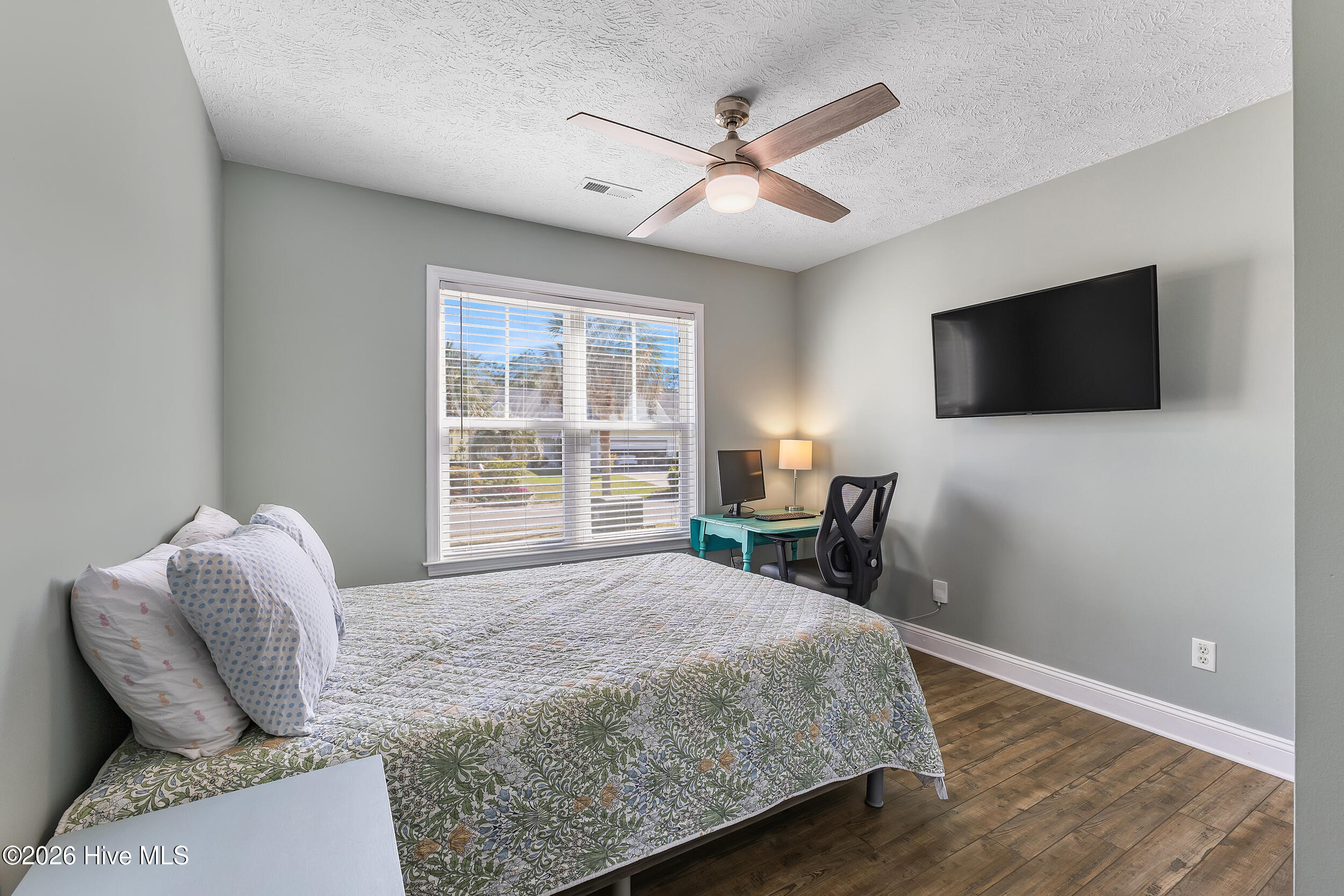 100564970 | Photo 23