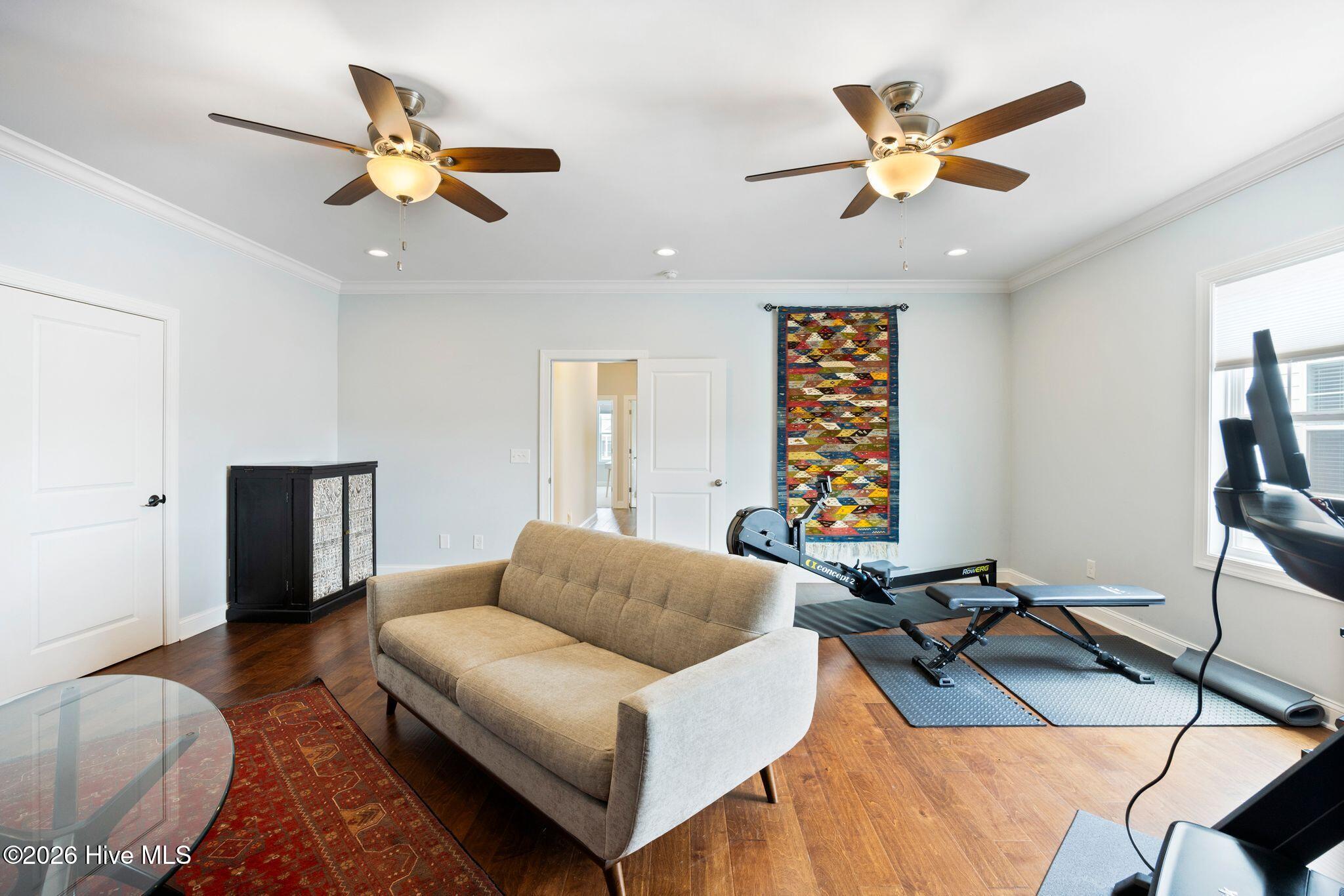 100586481 | Photo 23