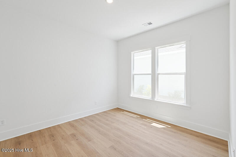 100521312 | Photo 19