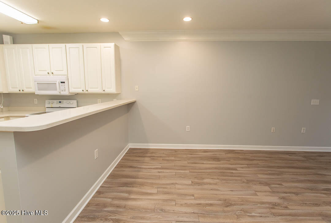 100532415 | Photo 11