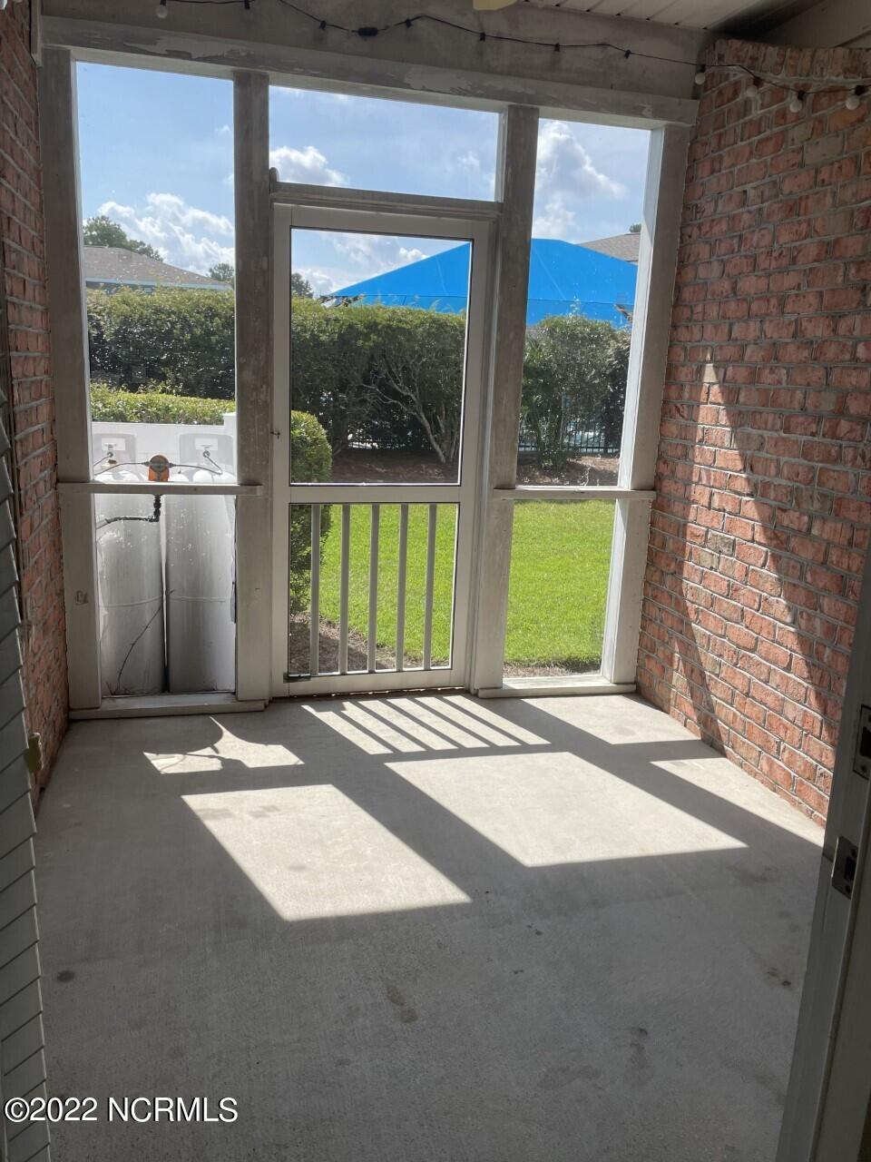 100548905 | Photo 24