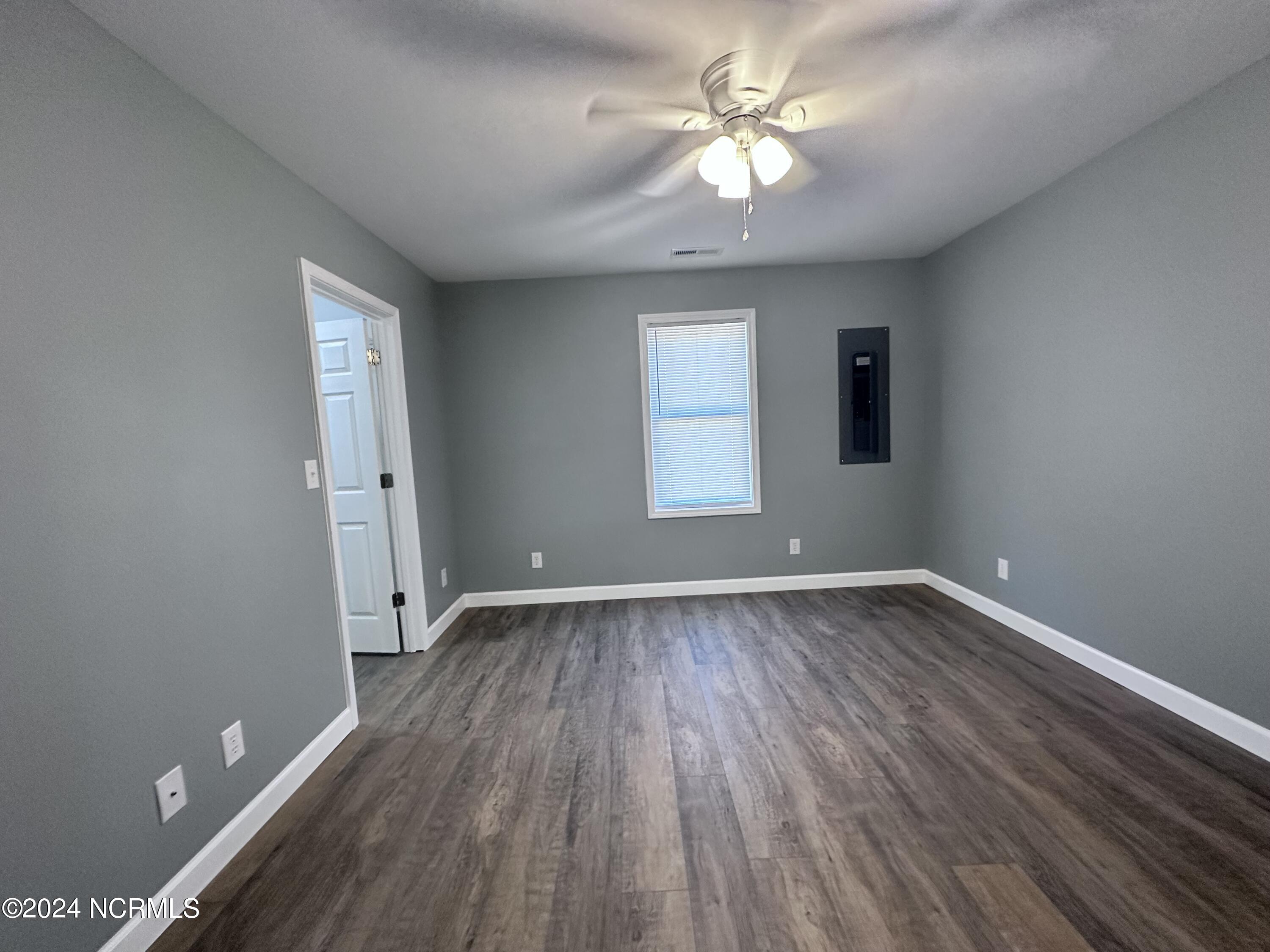 100563829 | Photo 16