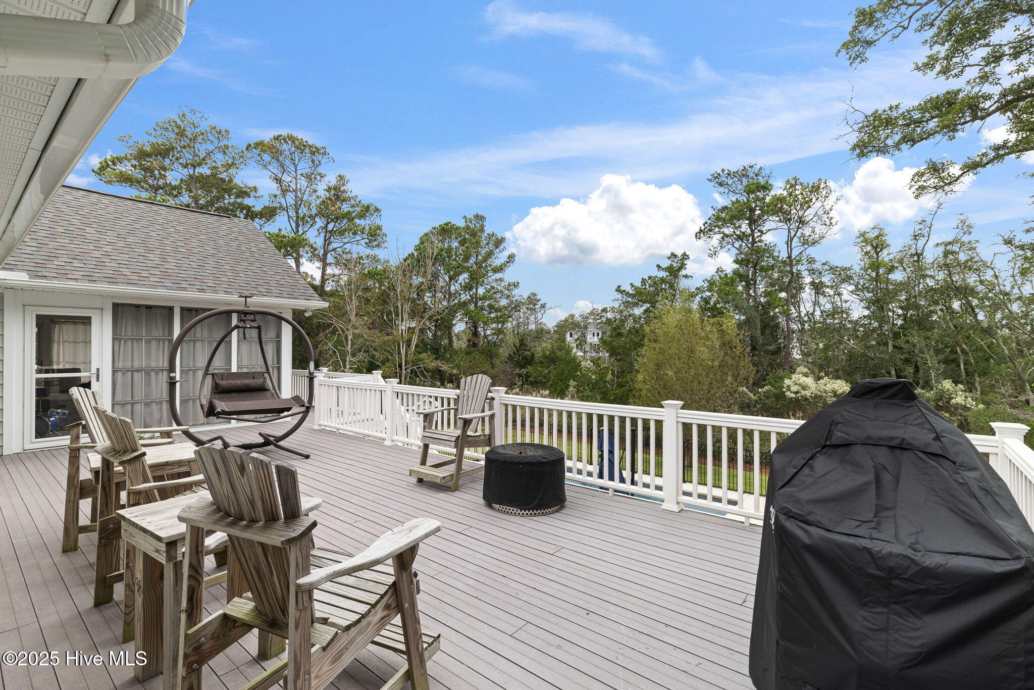 100548245 | Photo 52