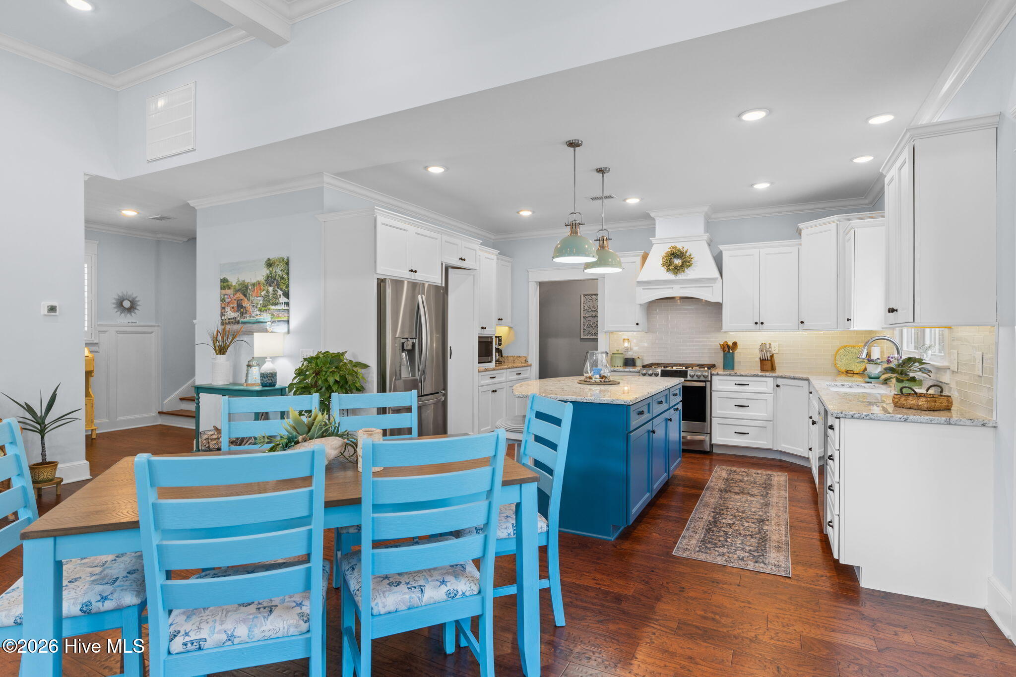 100560975 | Photo 15