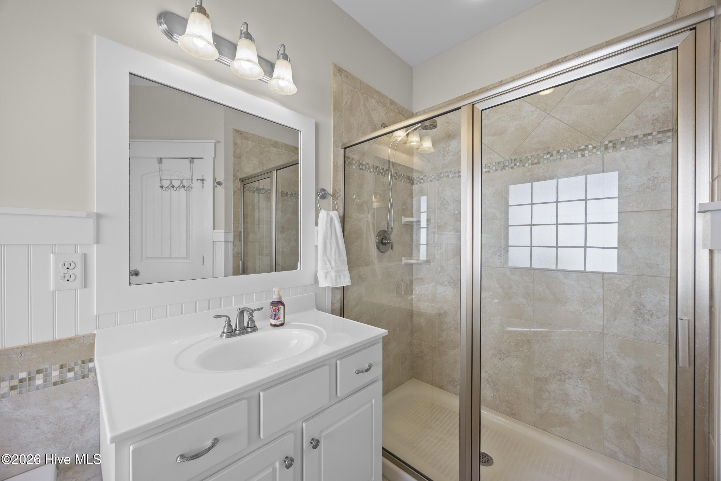 100567413 | Photo 14