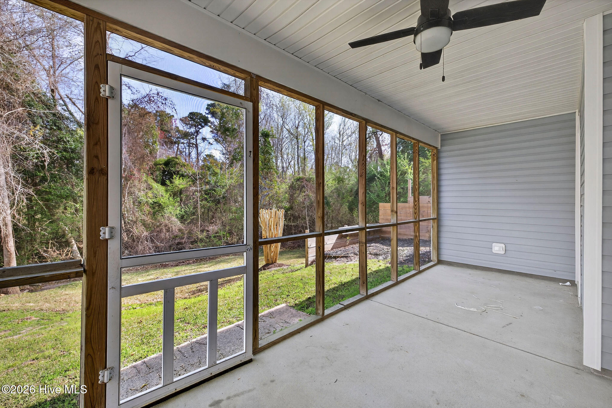 100562659 | Photo 28