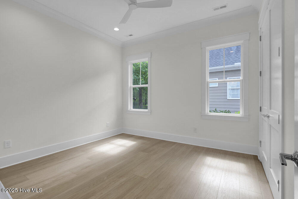 100512551 | Photo 21