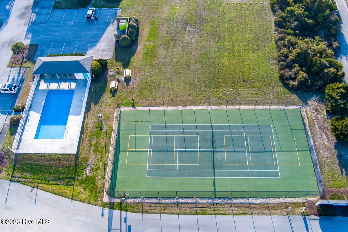 100560263 | Photo 36