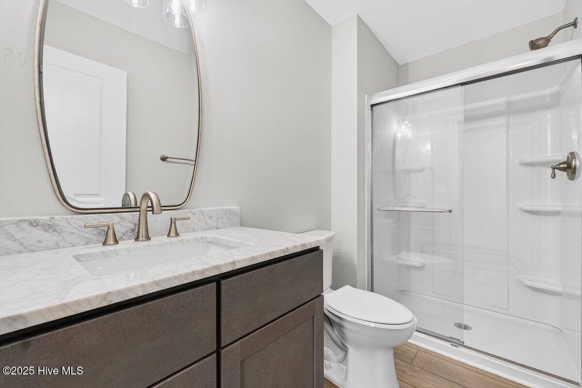 100545863 | Photo 54