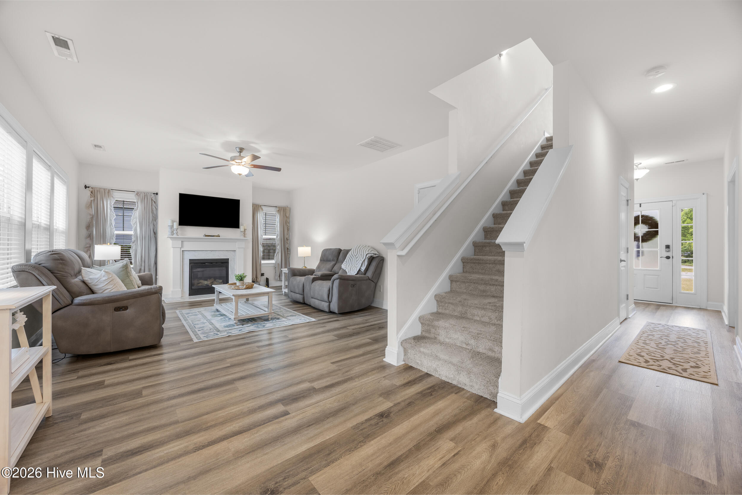 100570482 | Photo 10