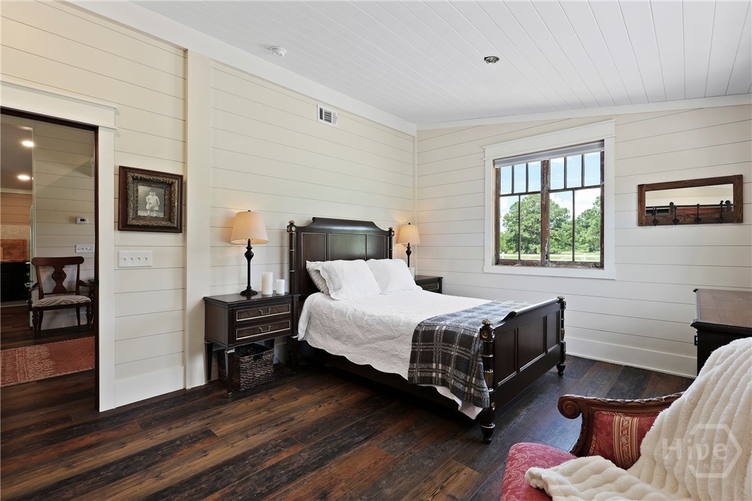 5747 Ogeechee Road, Savannah, GA, 31405