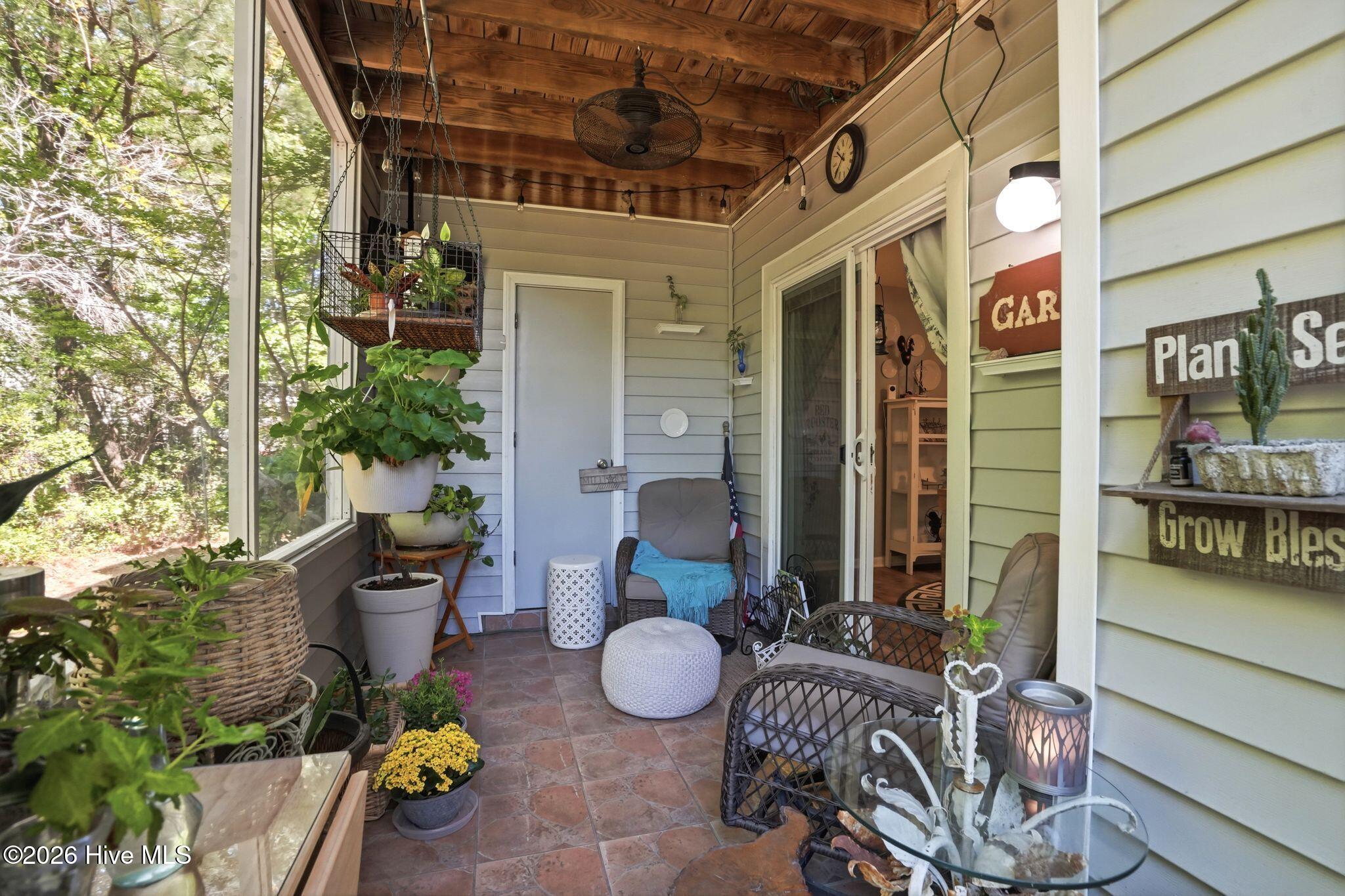 100566564 | Photo 36