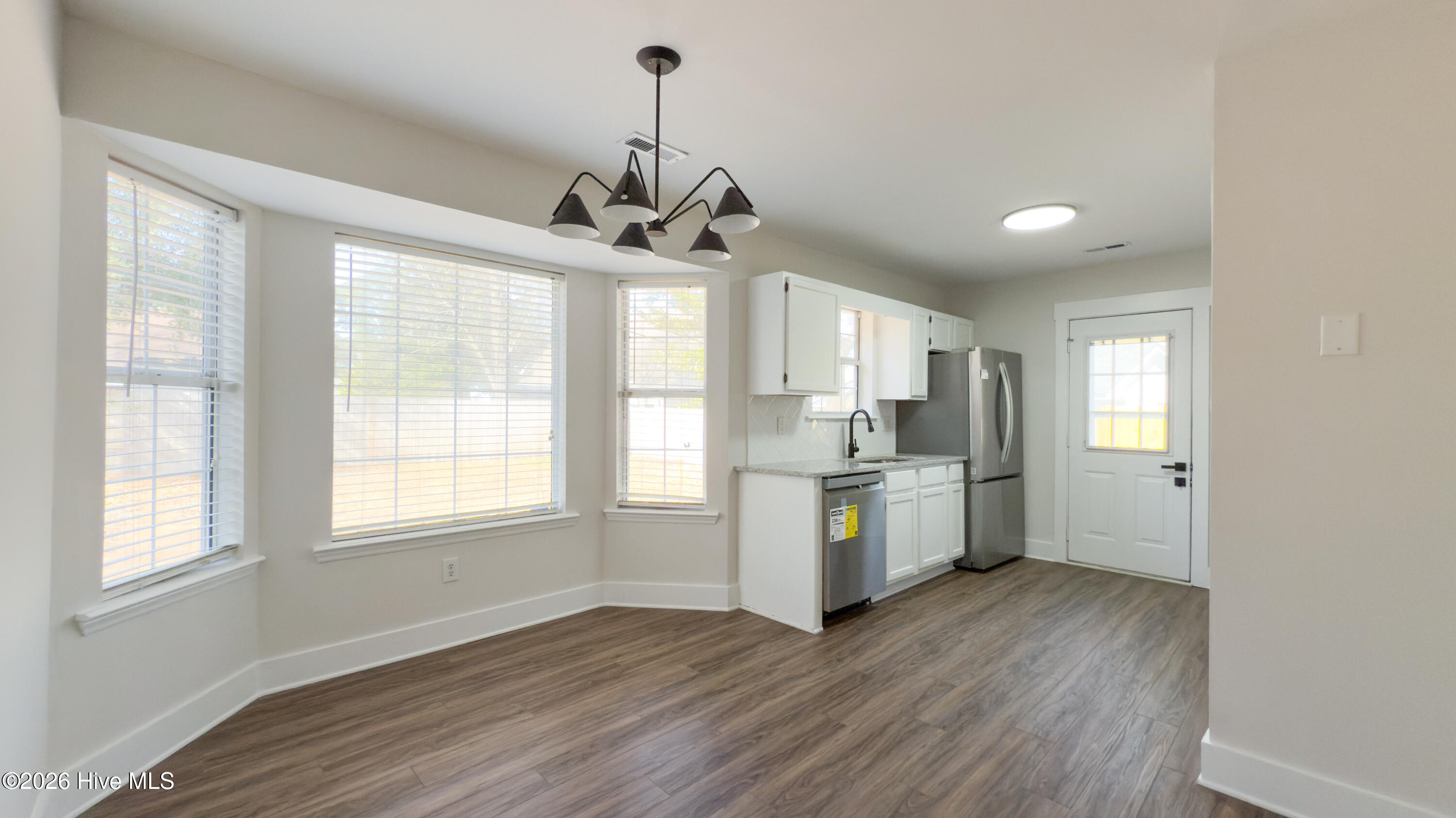 100550550 | Photo 10