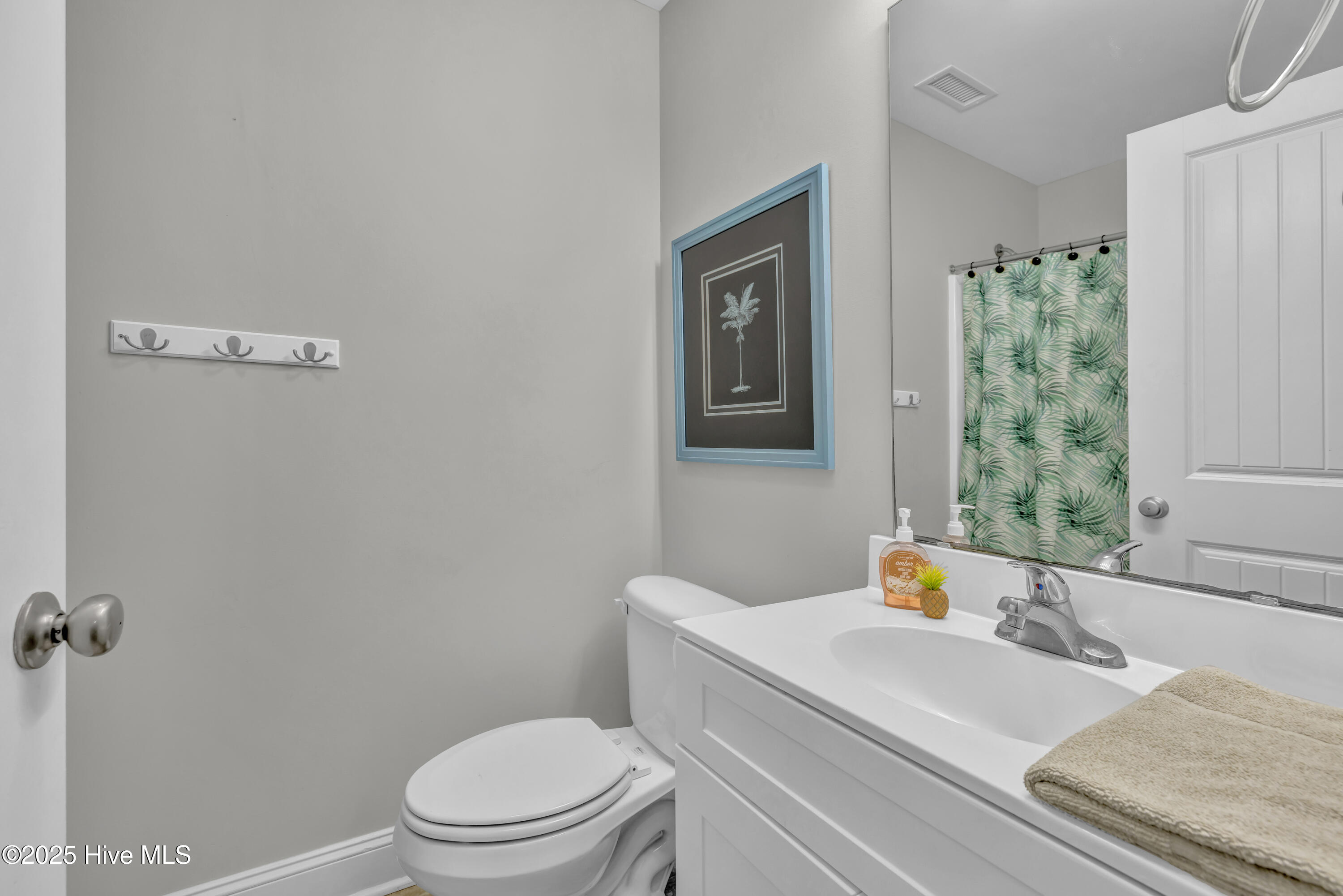 100535806 | Photo 38