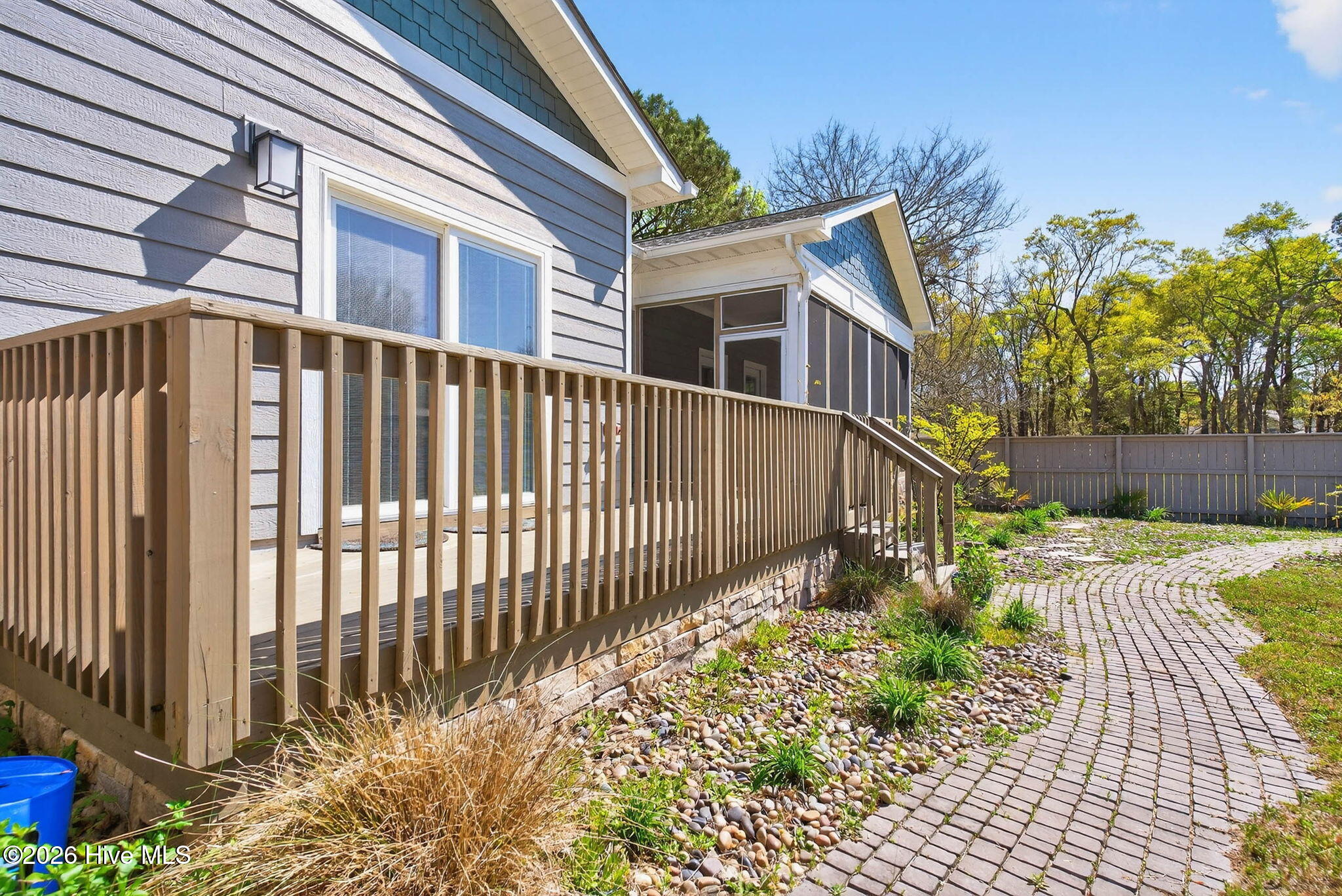 100525098 | Photo 37