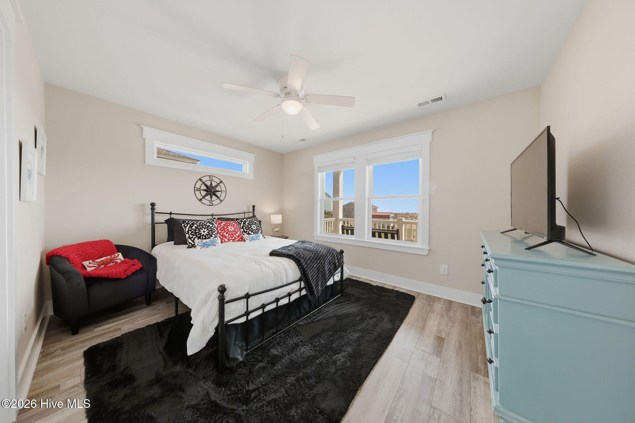 100559118 | Photo 47