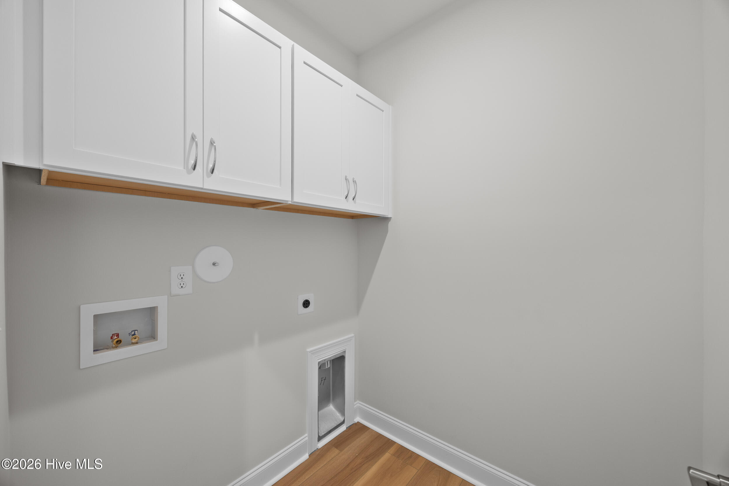 100561825 | Photo 27