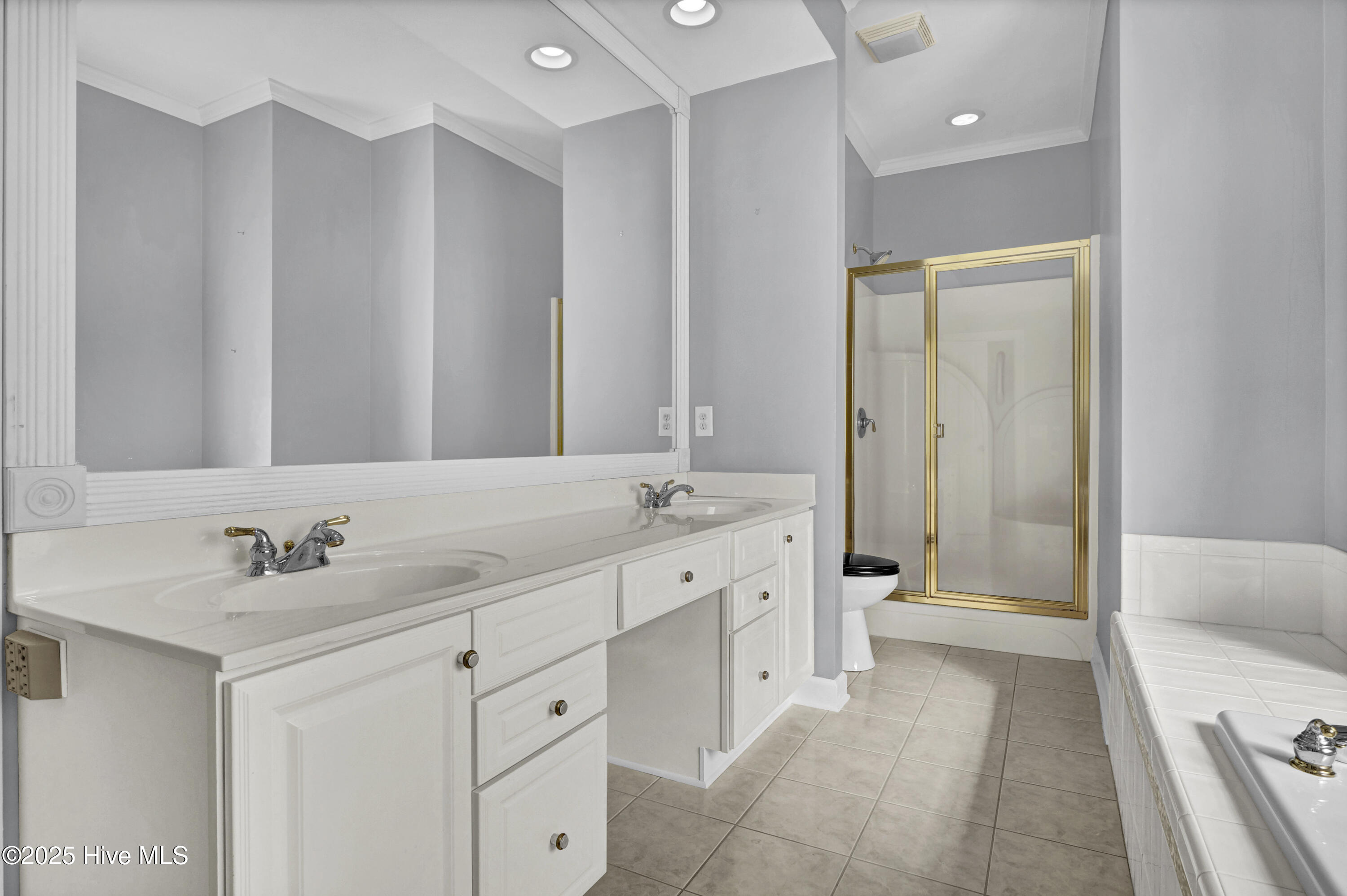 100535458 | Photo 36