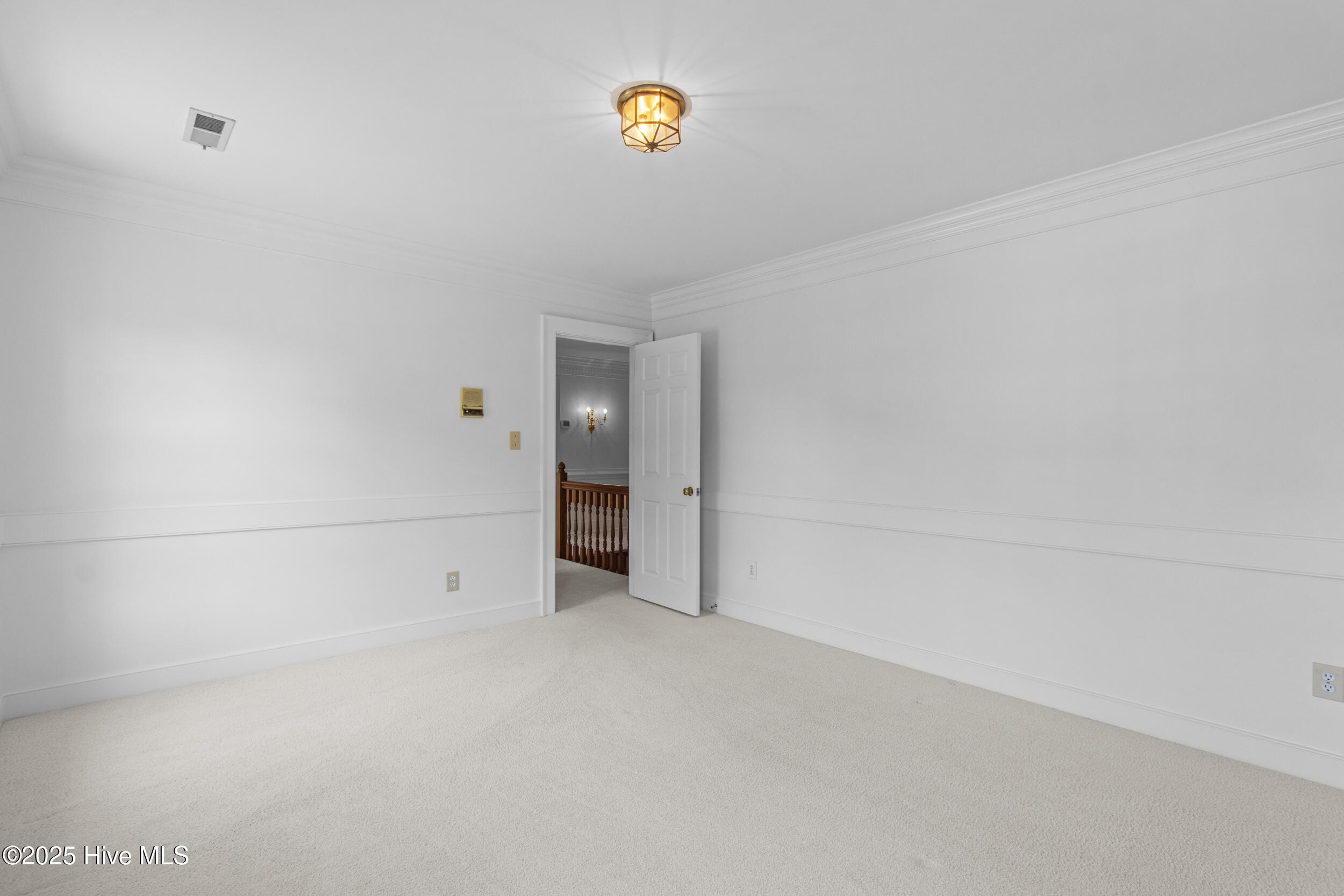 100537664 | Photo 60