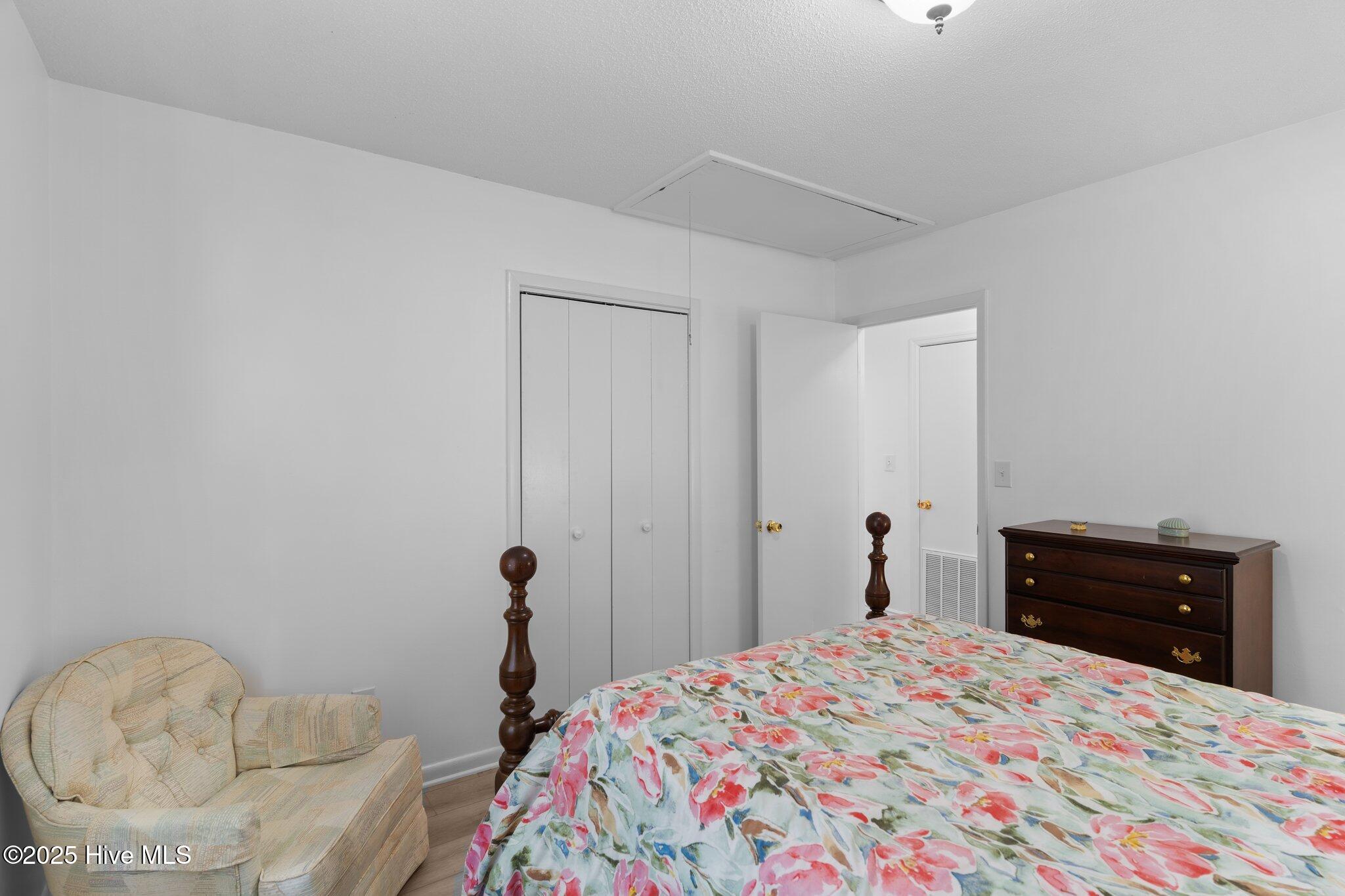 100494109 | Photo 21