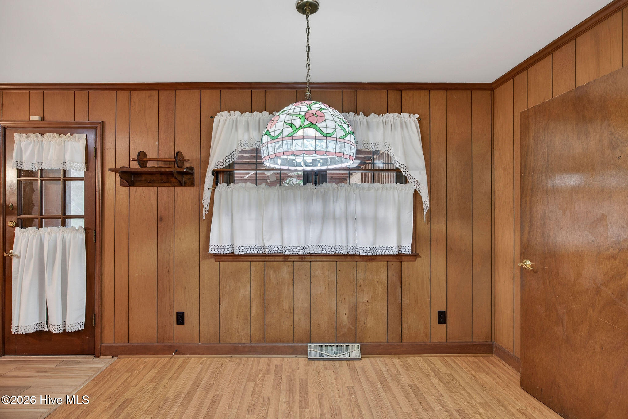 100556138 | Photo 23