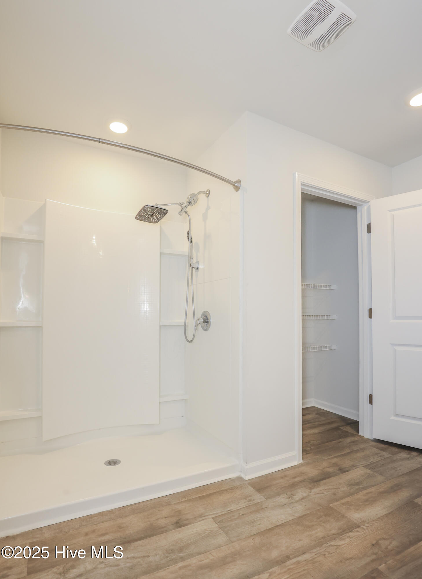 100537464 | Photo 20