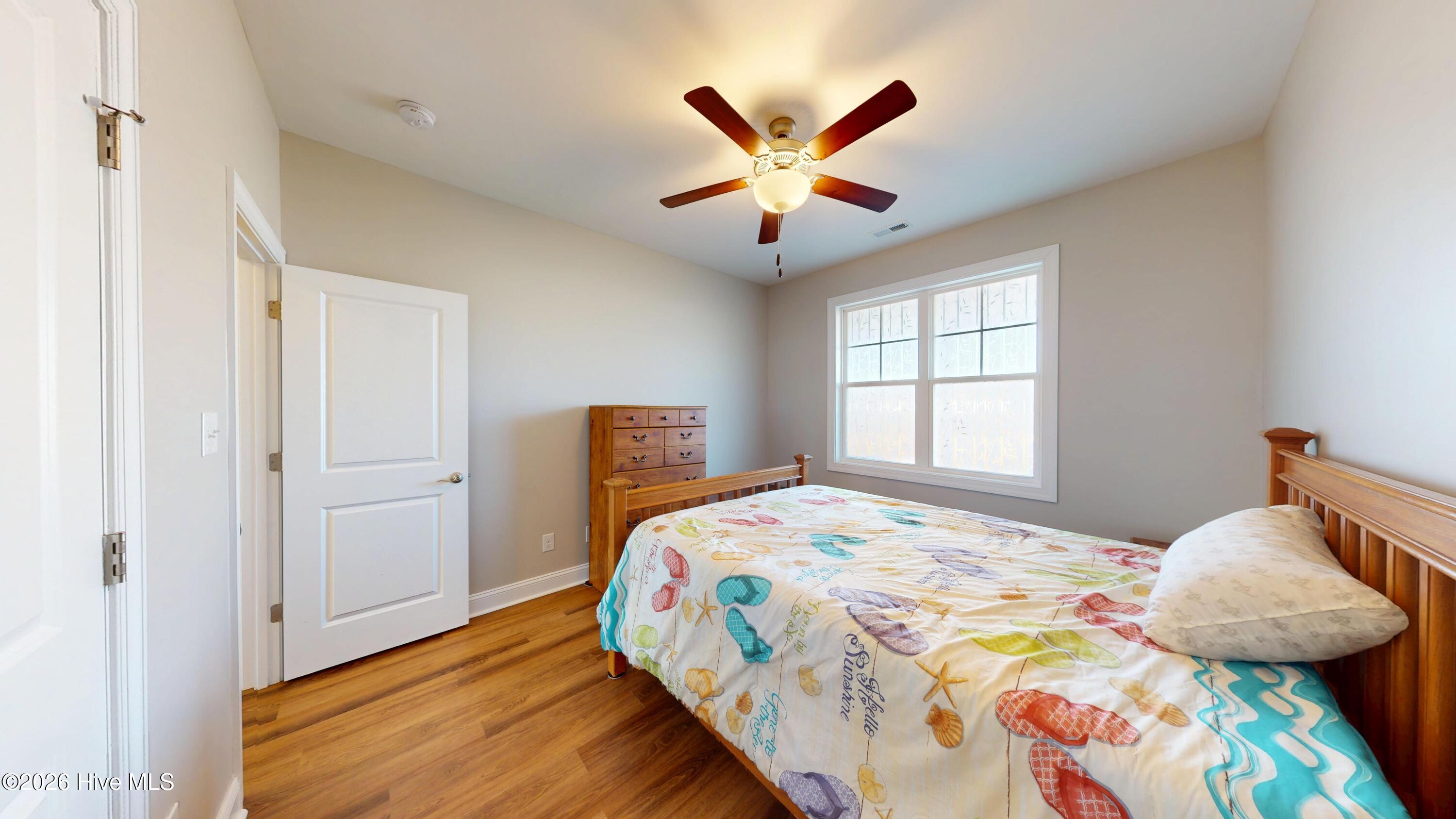 100547102 | Photo 30