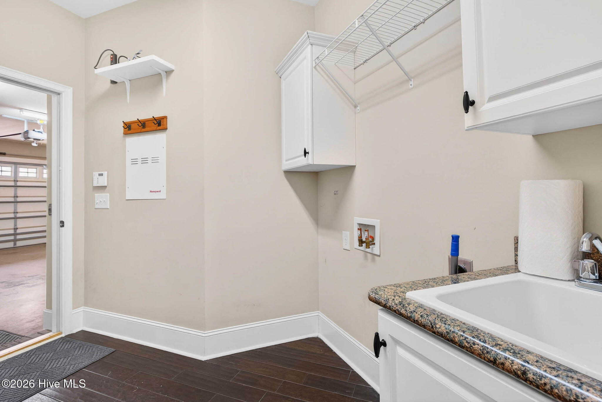 100560240 | Photo 39