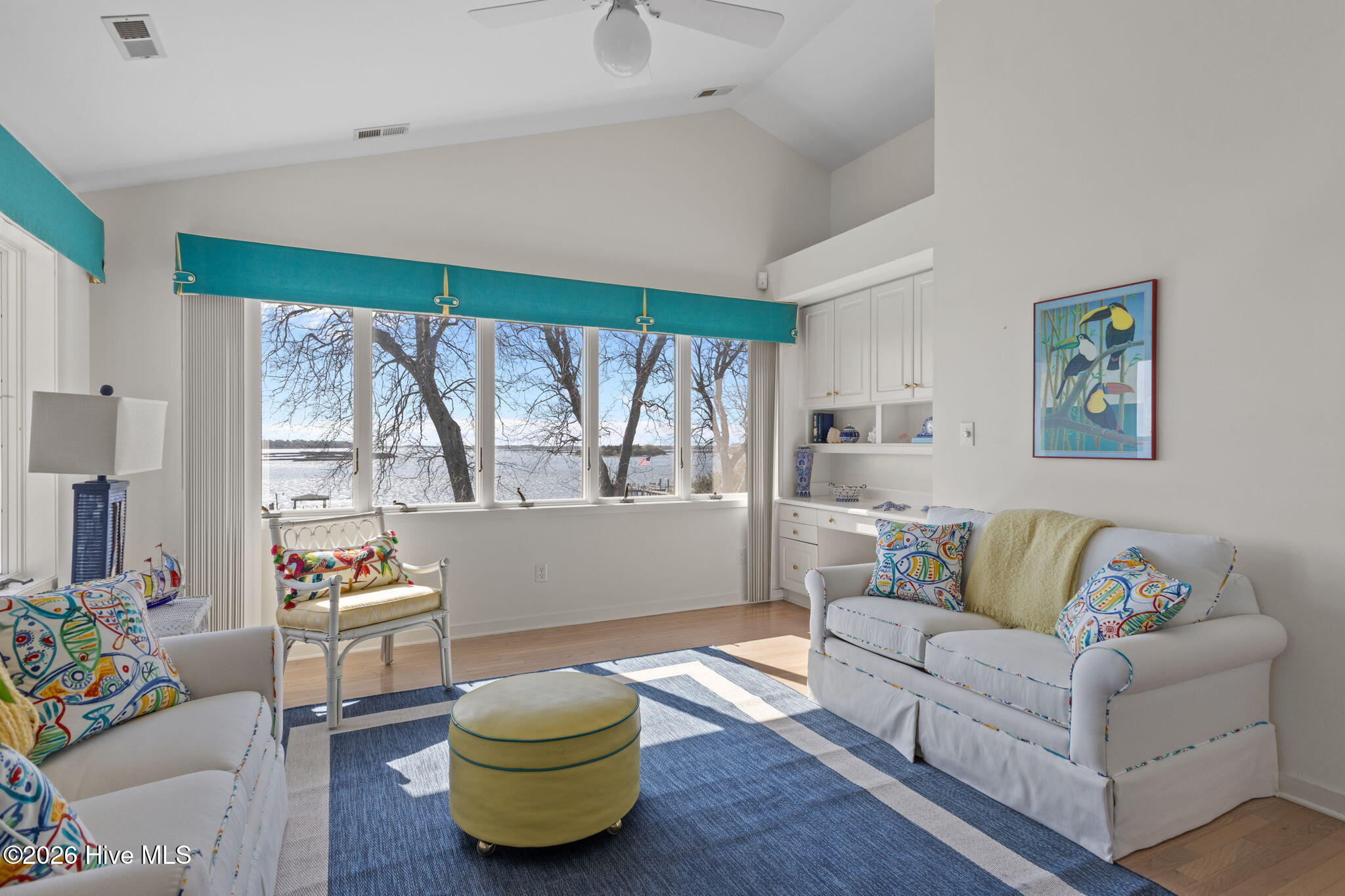 100564648 | Photo 35