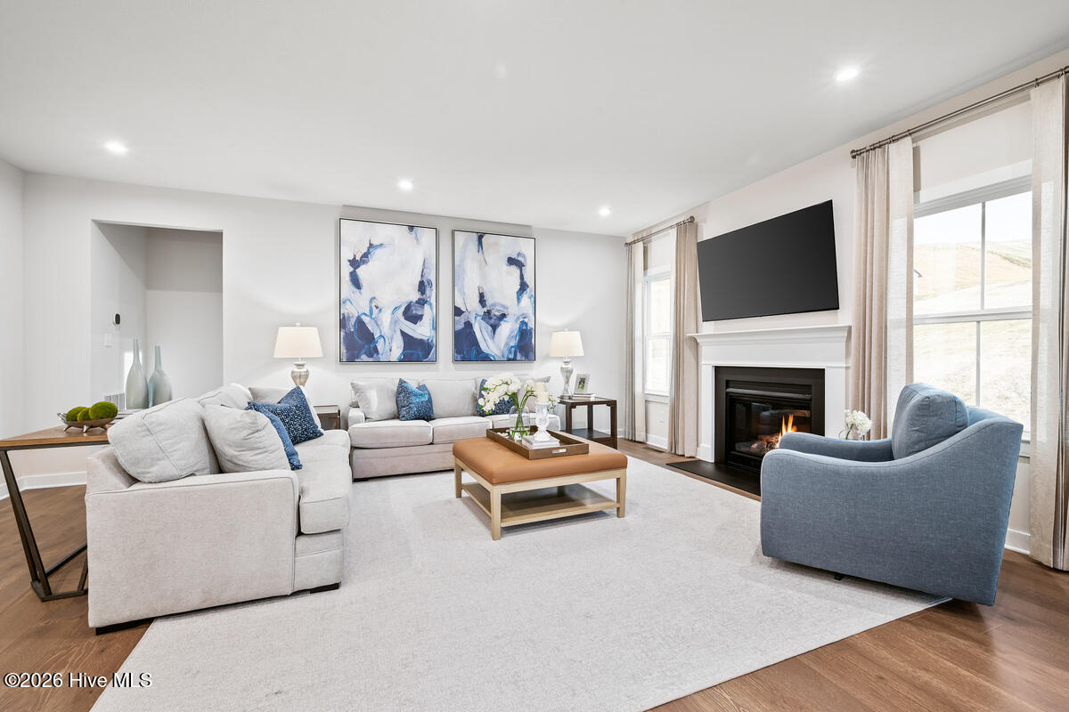 100562474 | Photo 12