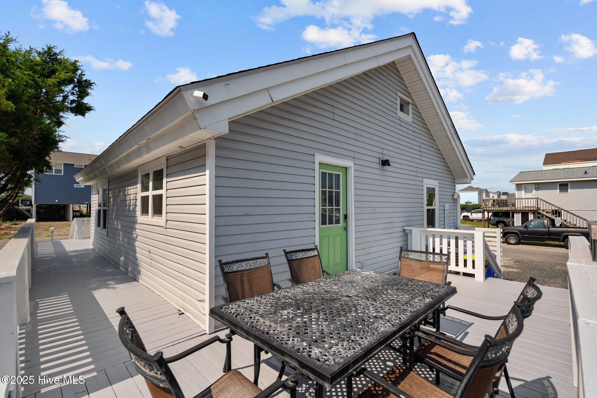 100537194 | Photo 72