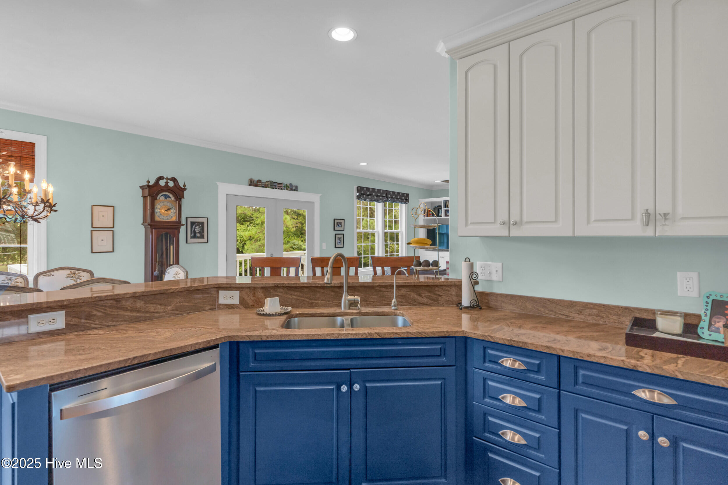 927 Carolina Sands Drive, Carolina Beach, NC 28428 – photo 9: 13_927 carolina sands dr-00013
