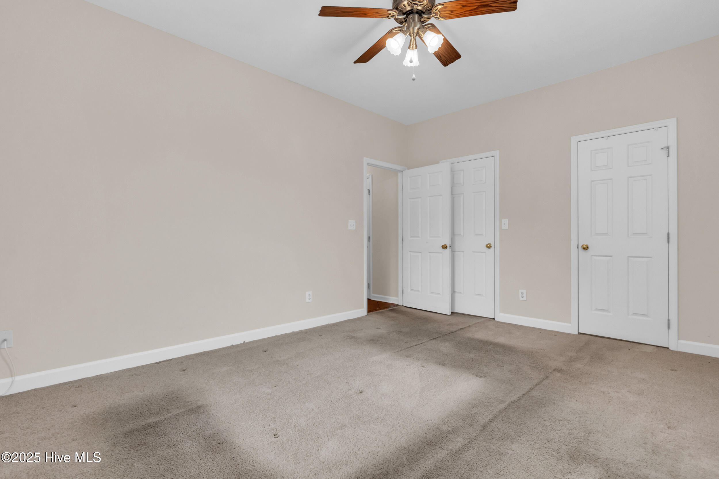 100545048 | Photo 40