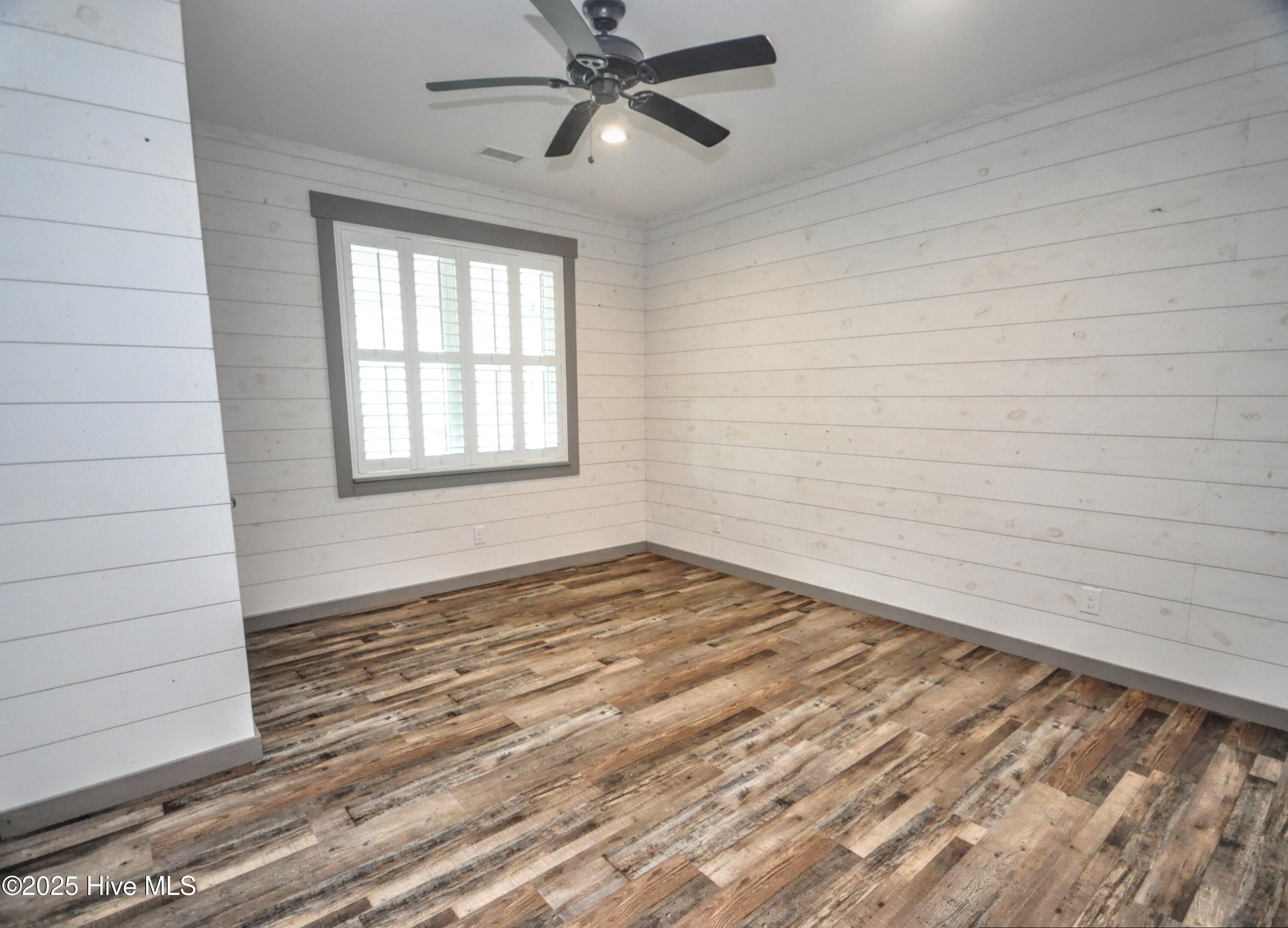 100535585 | Photo 52