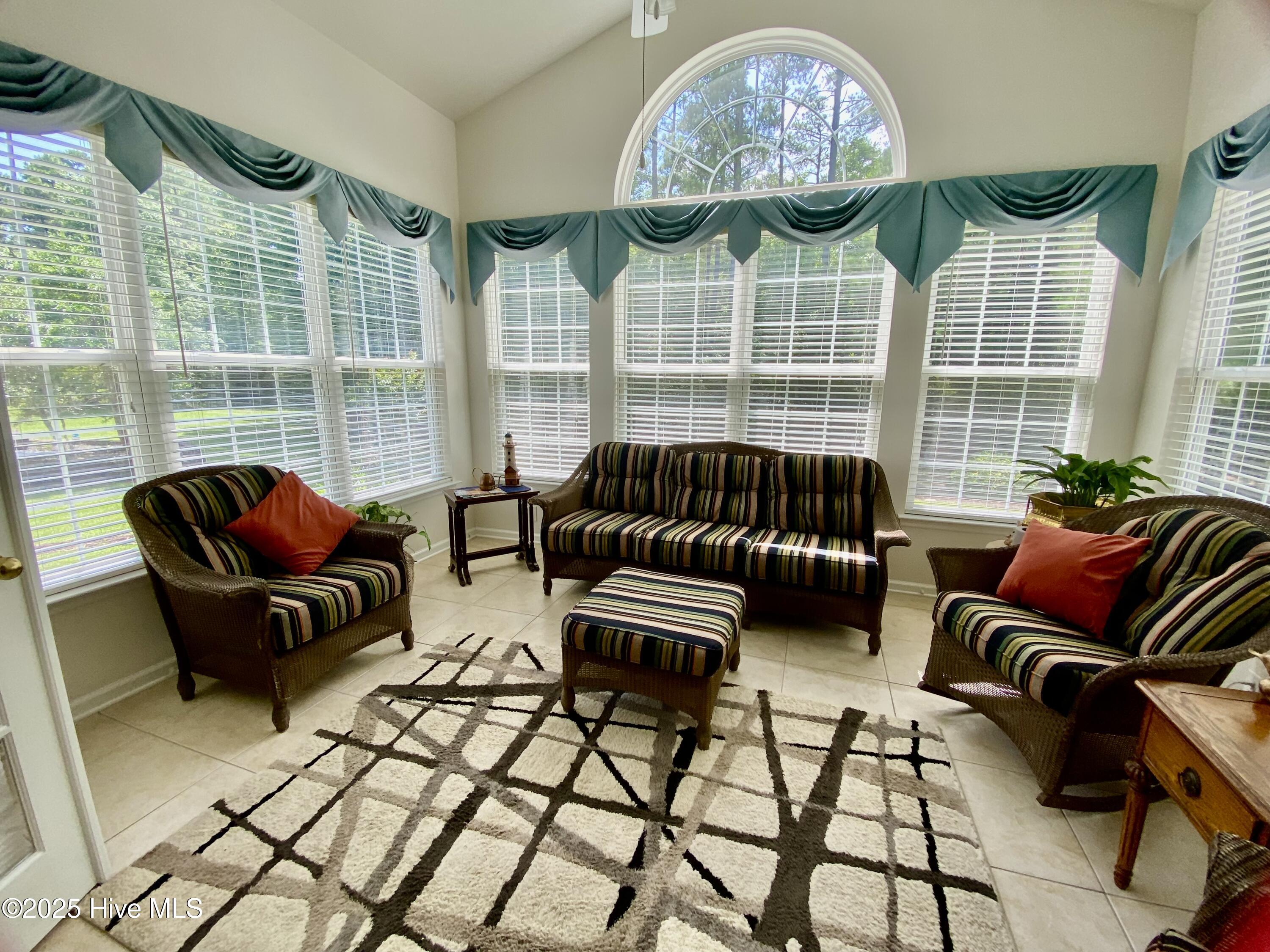 100539119 | Photo 37