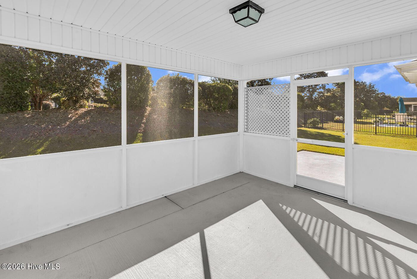 100554888 | Photo 18